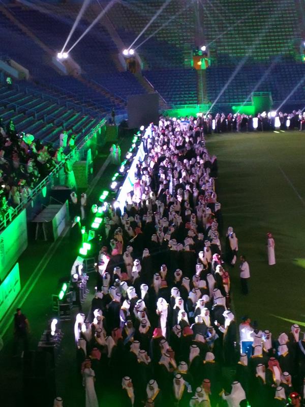 جامعة الملك سعود تسمح بحضور العائلات حفل التخرج لأول مرة.. وأمير الرياض: وجودهم عظيم (صور وفيديو)