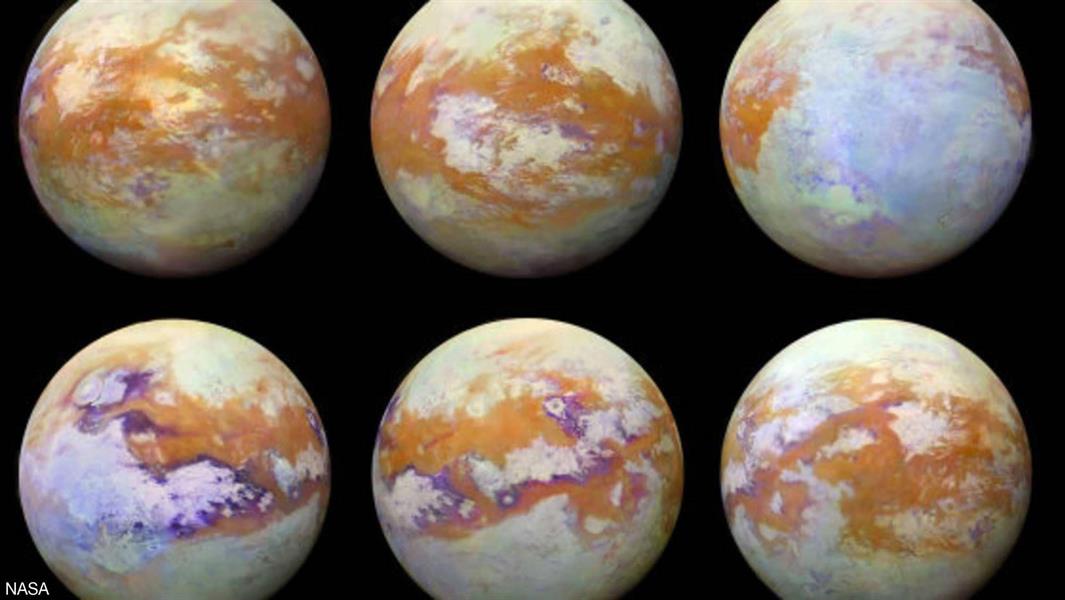 القمر الغامض