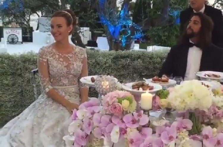 حفيد أحد جنرالات القذافي يتزوج من روسية في حفل زفاف فاخر (صور)