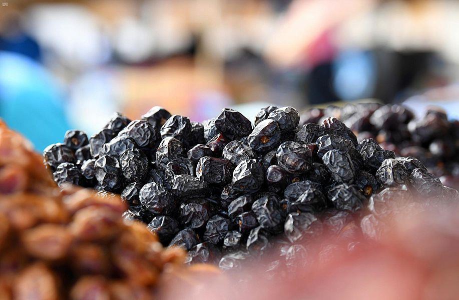 أكثر من 31 مليون نخلة في المملكة على مساحة 107 آلاف هكتار تنتج 1.5 مليون طن من التمور سنوياً (صور) أكثر من 31 مليون نخلة في المملكة على مساحة 107 آلاف هكتار تنتج 1.5 مليون طن من التمور سنوياً (صور)