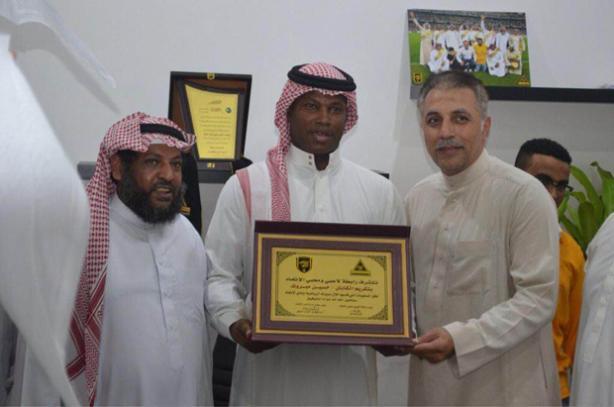 بالصور .. رابطة الاتحاد تكرم مبروك