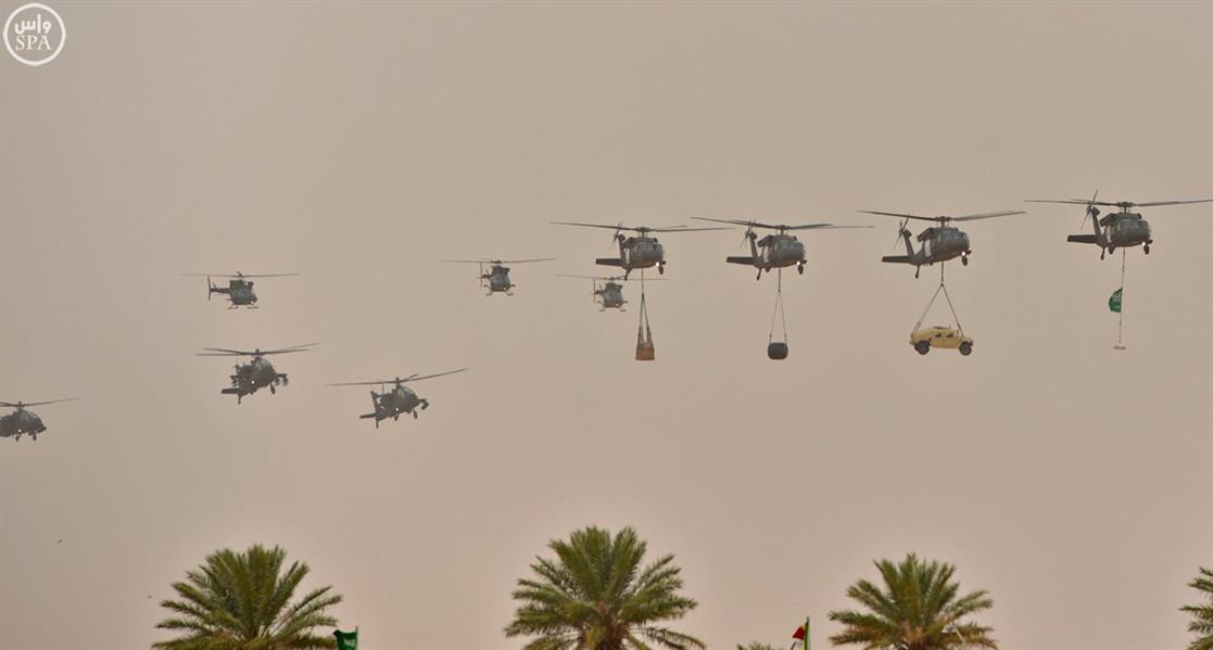 لقطات مميزة من العرض العسكري الختامي لتمرين رعد الشمال
