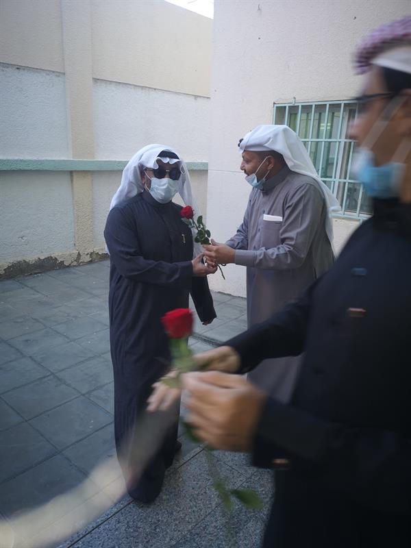 المدارس تستقبل طلاب الابتدائية ورياض الأطفال المدارس تستقبل طلاب الابتدائية ورياض الأطفال