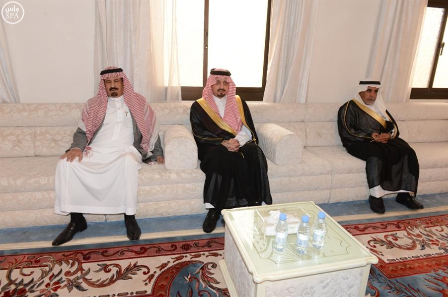 أمير عسير يعزي أسرة آل أبو ملحة في وفاة اللواء متقاعد سعيد بن محمد أبو ملحة