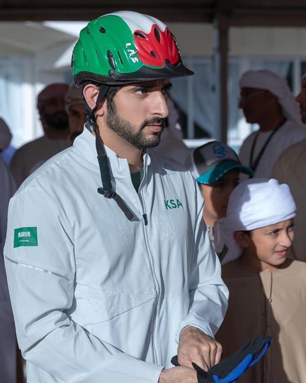 صور.. ولي عهد دبي يشارك في كأس الملك للقدرة والتحمل بالعلا صور.. ولي عهد دبي يشارك في كأس الملك للقدرة والتحمل بالعلا