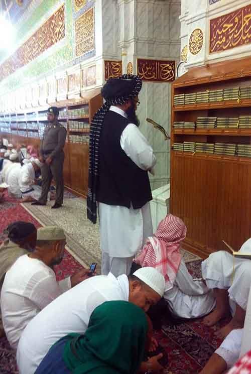 أفغاني لم يغب عن الصلاة في الصف الأول بالمسجد النبوي