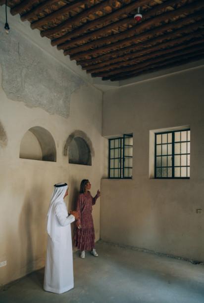 بعد توقيع كتاب 