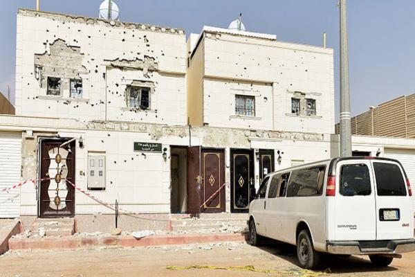 أخبار 24 جيران إرهابيي حي المونسية أخلاقهما وتعاملهما معنا كان سيئا ولم يشاهدا بالمسجد سوى مرة واحدة