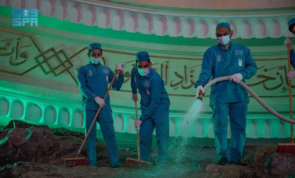 غسل جبلي الصفا والمروة