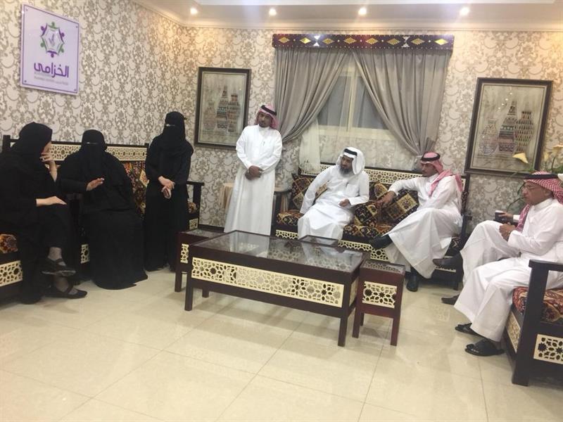 بالصور.. نائبة وزير العمل تقف على حالة أسرة فقيرة وتوجّه بمساعدتها‎