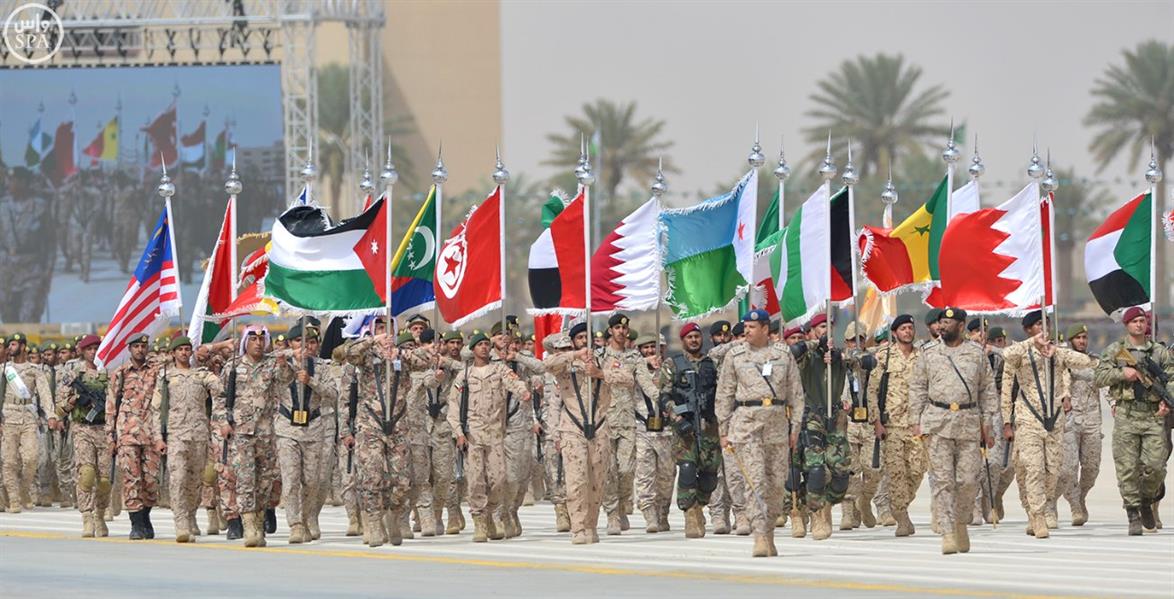 لقطات مميزة من العرض العسكري الختامي لتمرين رعد الشمال