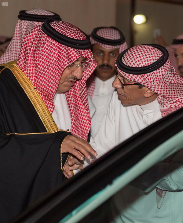 بالصور.. نائب الملك يزور منزل عائلة مدير مرور ضرماء لتقديم واجب العزاء فيه وفي زوجته وابنتيه