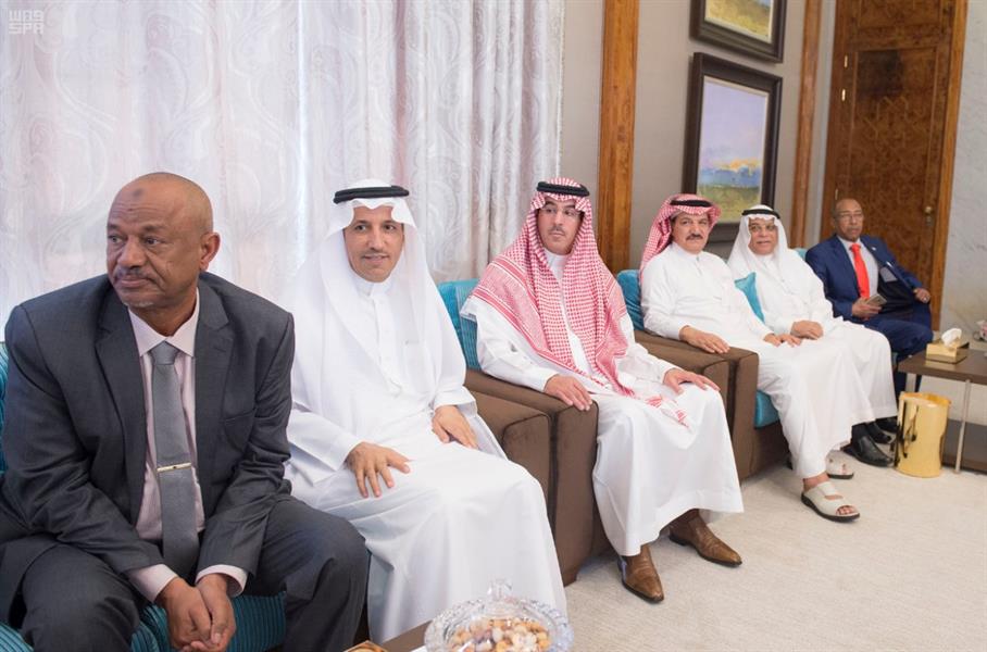 خادم الحرمين الشريفين يستقبل الرئيس السوداني.. ويقيم مأدبة غداء تكريماً له (صور)