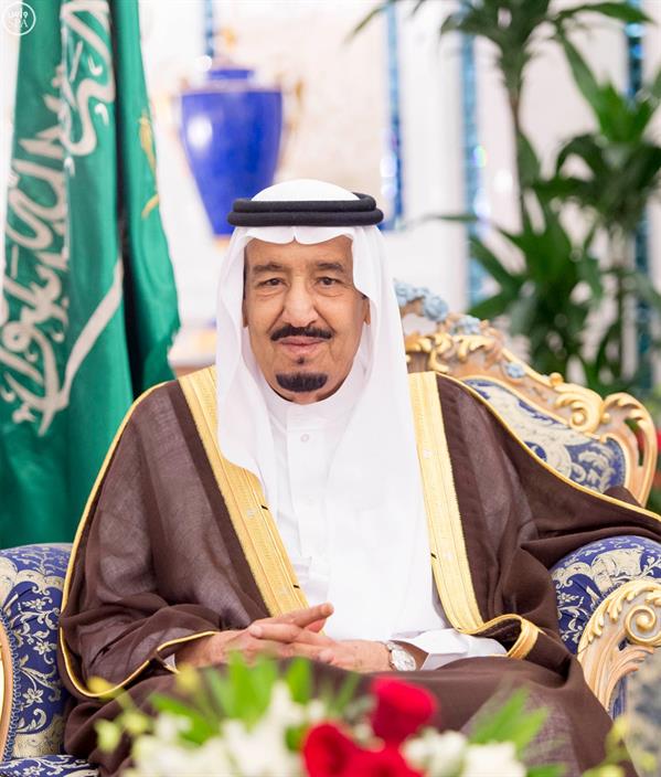 بالصور.. سفراء جدد يؤدون القسم أمام خادم الحرمين .. وتعيين السبهان سفيراً في العراق بالصور.. سفراء جدد يؤدون القسم أمام خادم الحرمين .. وتعيين السبهان سفيراً في العراق