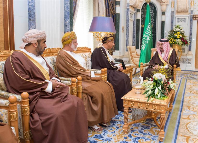 خادم الحرمين يستقبل نائب رئيس وزراء عمان