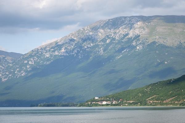 البانيا البانيا