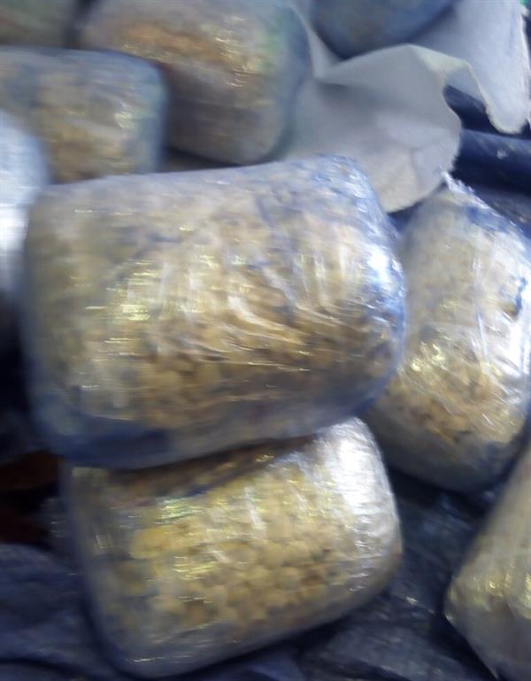 بالصور.. جمرك ضباء يضبط 383 ألف حبة مخدرة كانت مخبأة داخل 