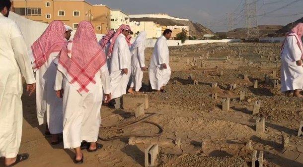 تشييع الطفلة ميس خليفة تشييع الطفلة ميس خليفة