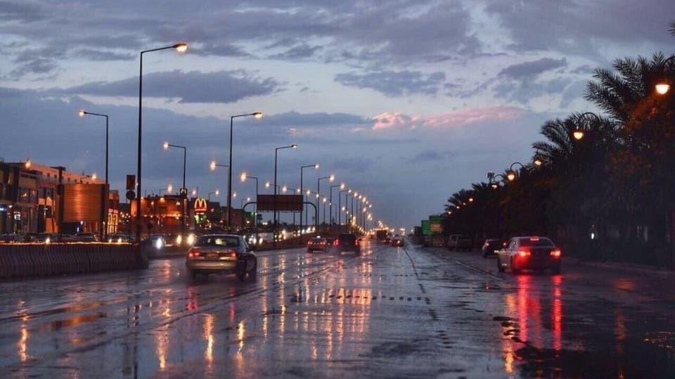"الأرصاد" تصدر تنبيهات بأمطار ورياح نشطة على عدد من المناطق 