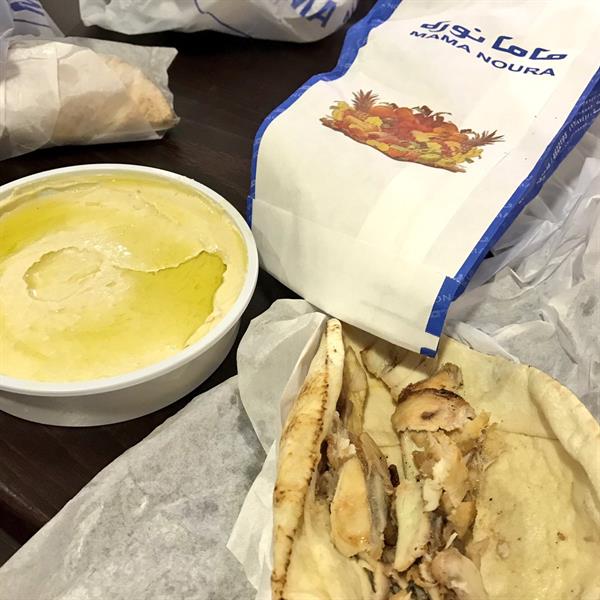 الصحفيون الأمريكيون المرافقون لترامب يوثقون يومياتهم في المملكة.. من 