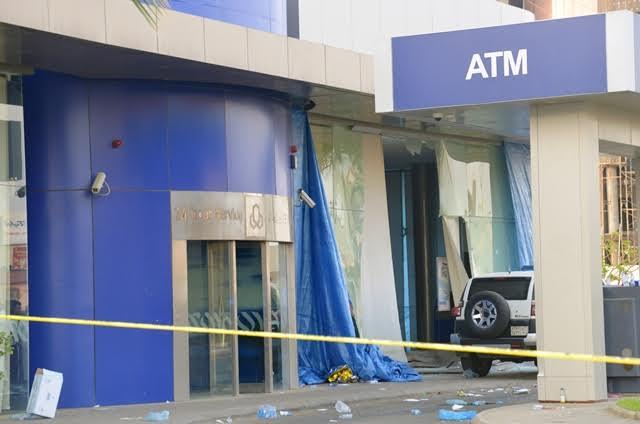 قائد قوات الطوارئ يروي تفاصيل الإطاحة بمسلح بنك الراجحي (صور)