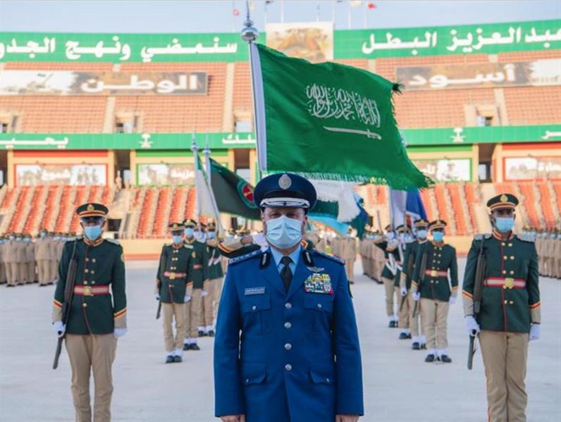 أخبار 24 نيابة عن ولي العهد رئيس الأركان يرعى حفل تخريج دورة تأهيل الضباط الجامعيين فيديو