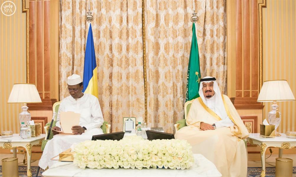 بالصور.. خادم الحرمين يعقد جلسة مباحثات مع الرئيس التشادي