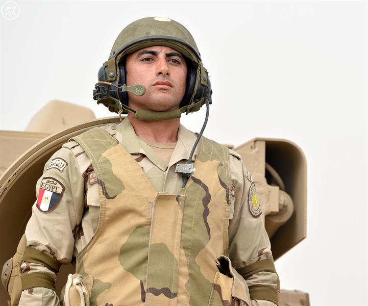 لقطات مميزة من العرض العسكري الختامي لتمرين رعد الشمال