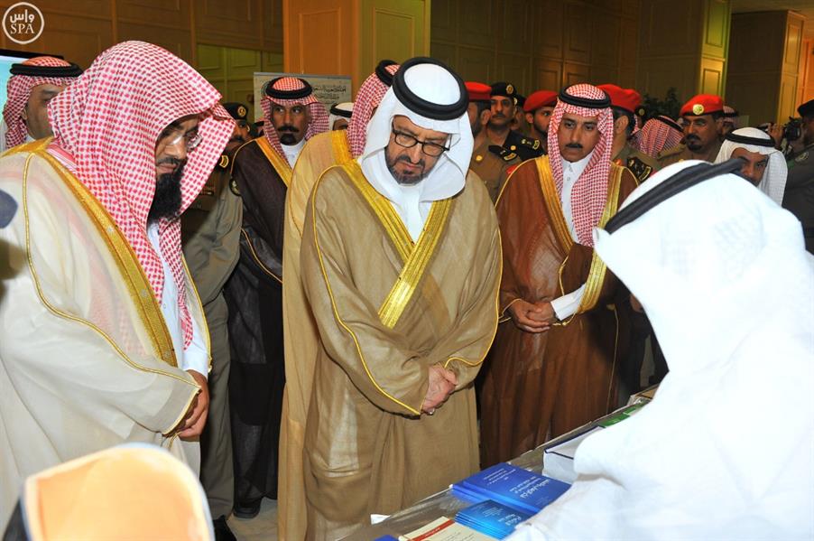 أمير منطقة حائل يدشن الزي الجديد للدوريات الأمنية ويفتتح المعرض التوعوي لأسبوع المرور الخليجي