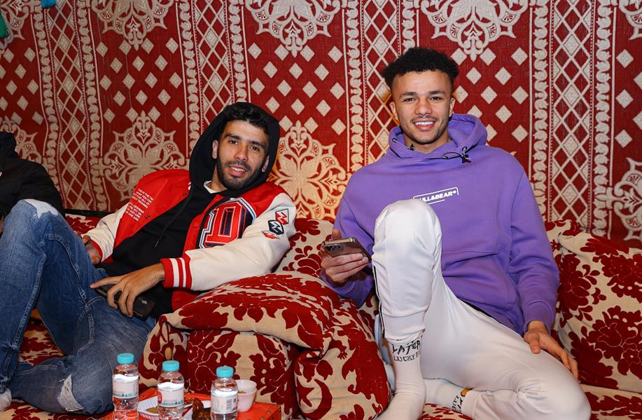 لاعبو لاعبو