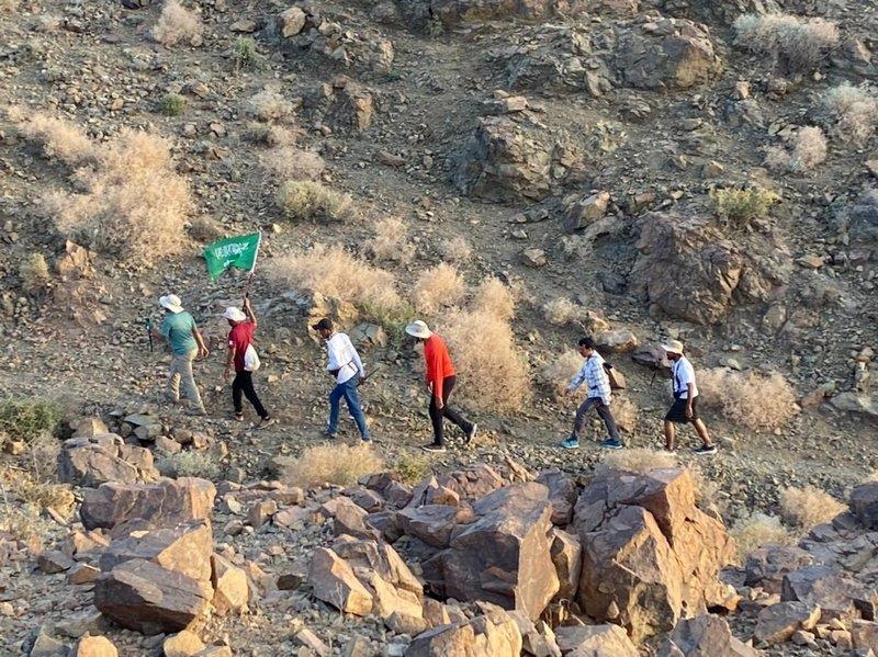 رحلته بدأت من مكة وتنتهي بقباء.. فريق يُحاكي طريق الهجرة النبوية (صور) 