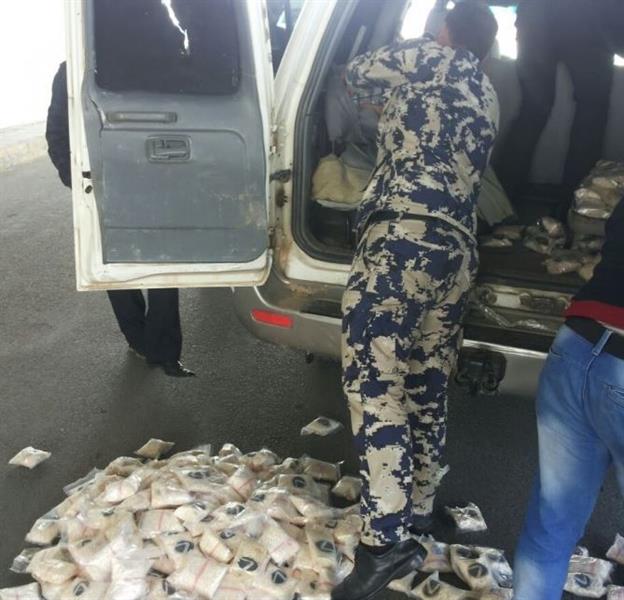 بالصور.. إحباط تهريب 4 مليون حبة مخدرة مخبأة في سيارة قادمة من الأردن