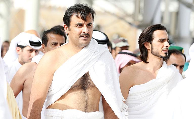 صور لتميم بن حمد والوفد المرافق له خلال أدائهم مناسك العمرة صور لتميم بن حمد والوفد المرافق له خلال أدائهم مناسك العمرة