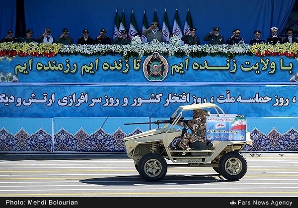  إيران تستعرض أسلحتها الروسية بعرض عسكري