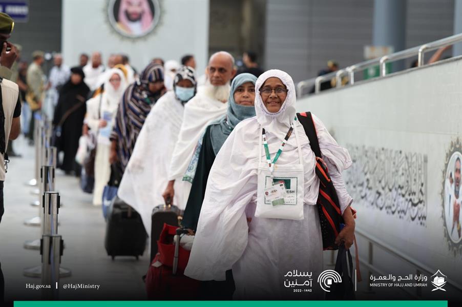 مطار الملك عبد العزيز الدولي بجدة يستقبل أول رحلة للحجاج القادمين من جمهورية بنغلاديش مطار الملك عبد العزيز الدولي بجدة يستقبل أول رحلة للحجاج القادمين من جمهورية بنغلاديش