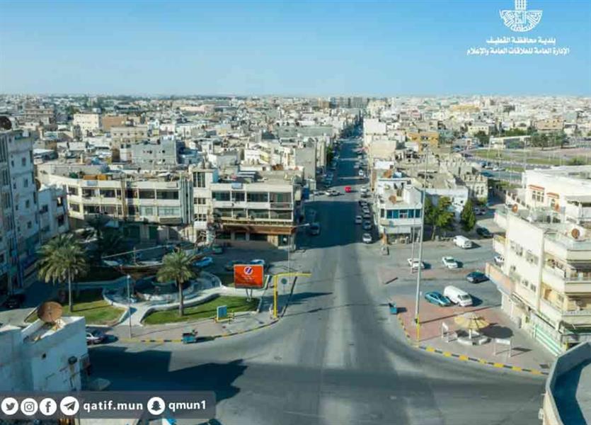  بدء إزالة العقارات لتطوير طريق الملك عبد العزيز بالقطيف 