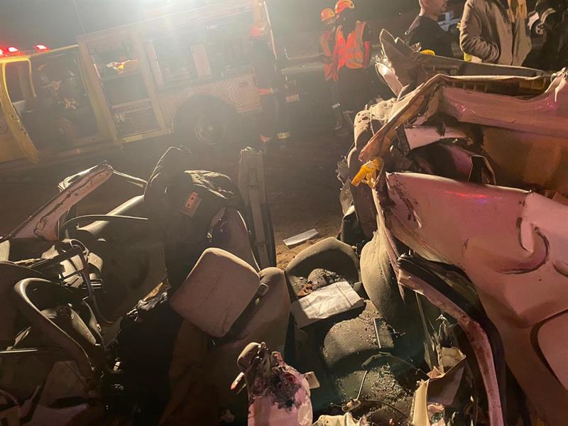 تصادم مروع بتبوك يتسبب في وفاة 6 أشخاص من عائلة واحدة وإصابة 3 آخرين (صور)