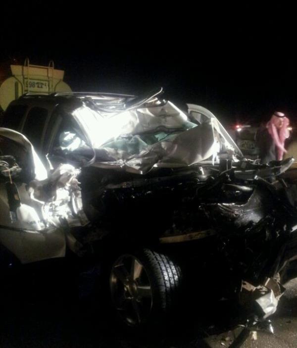 مصرع شاب في طريق 