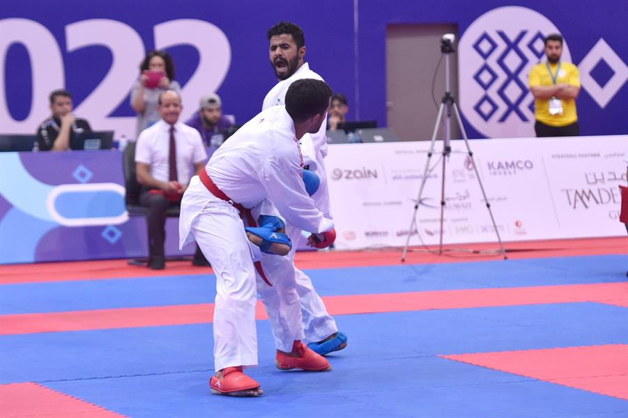 لاعب أخضر الكاراتيه 