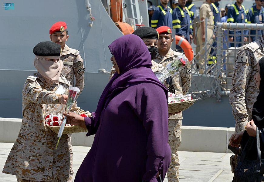 إجلاء 45 مواطنًا و88 من رعايا الدول من السودان إلى جدة إجلاء 45 مواطنًا و88 من رعايا الدول من السودان إلى جدة