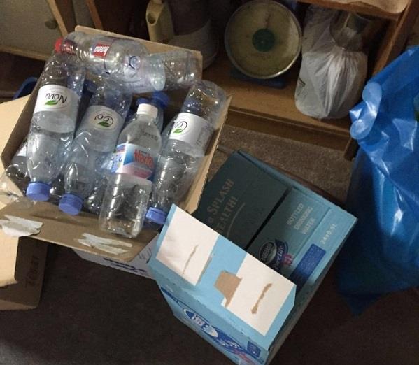 بالصور.. ضبط مصنع خمور وعرق مسكر بمنزل وافد في ينبع بالصور.. ضبط مصنع خمور وعرق مسكر بمنزل وافد في ينبع