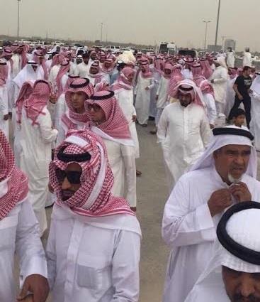 بالفيديو والصور.. جموع غفيرة تشارك في تشييع جثمان الشهيد الزهراني بالقطيف بالفيديو والصور.. جموع غفيرة تشارك في تشييع جثمان الشهيد الزهراني بالقطيف