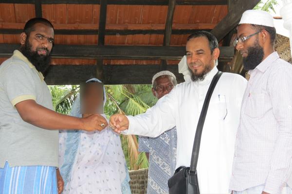 مثيب السبيعي رفقة سائقه