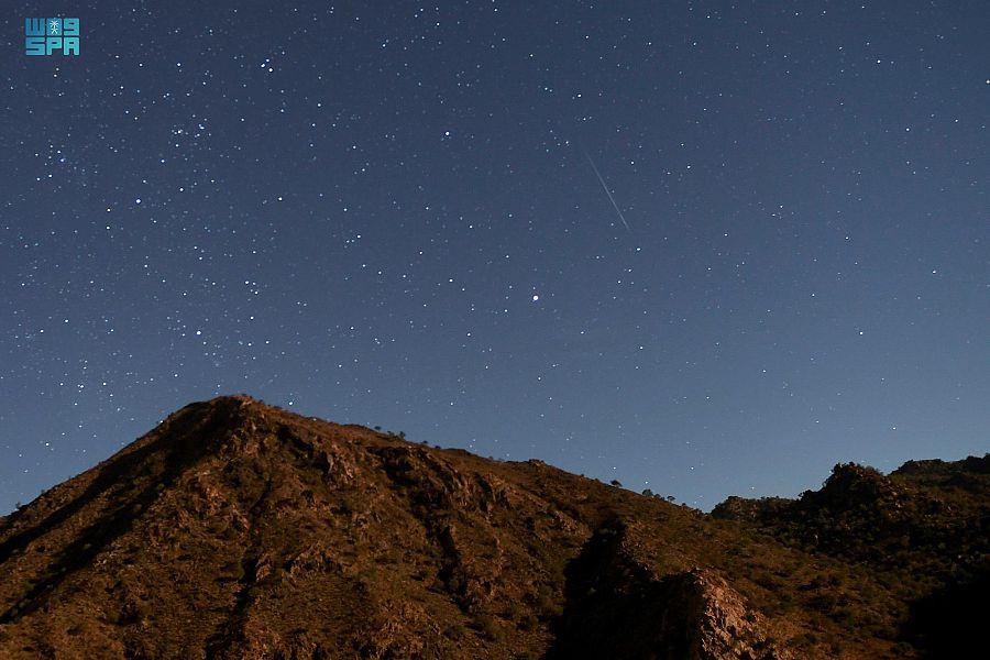 ذروة تساقط شهب ذروة تساقط شهب