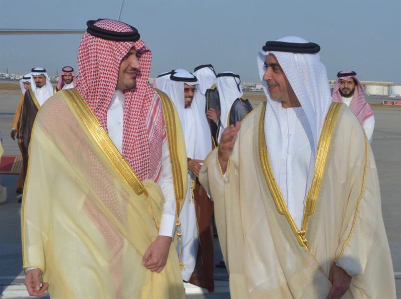 نائب رئيس مجلس الوزراء وزير الداخلية بدولة الإمارات العربية المتحدة يصل إلى جدة