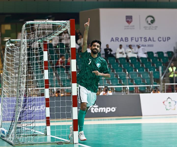 المنتخب الوطني والمنتخب الفلسطيني