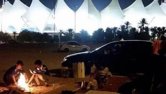 جماهير الهلال تبيت ليلتها عند استاد الملك فهد