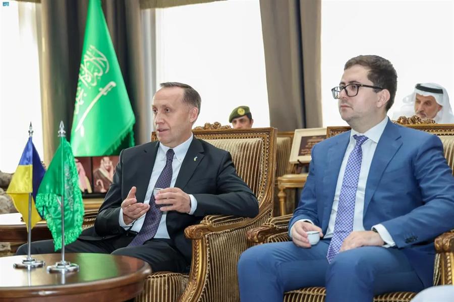 أمير منطقة عسير يستقبل السفير الأوكراني