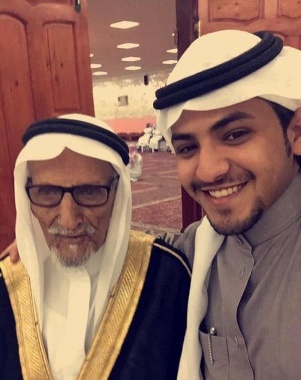 مكة: تسعيني يحتفل بعقد قرانه بحضور أبنائه وأحفاده.. ويعلن: هكذا سأبدأ حياتي القادمة (صور)