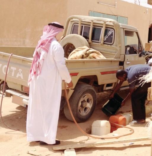 يخبئ عبوات تخت الأرض